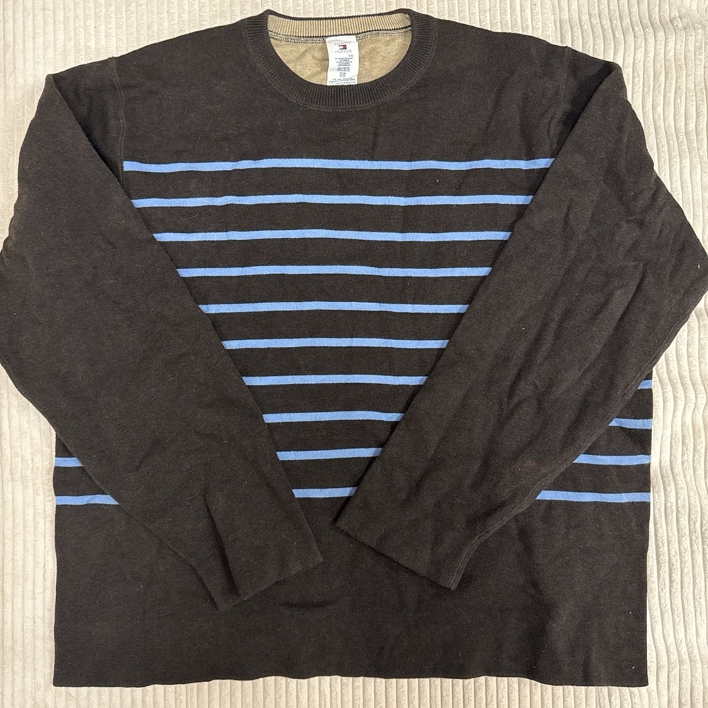Tommy sweater